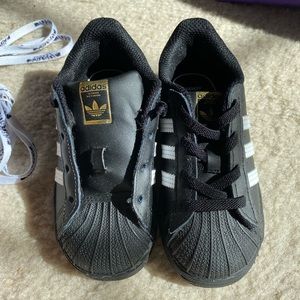 Toddler adidas cut the elastic shoe string